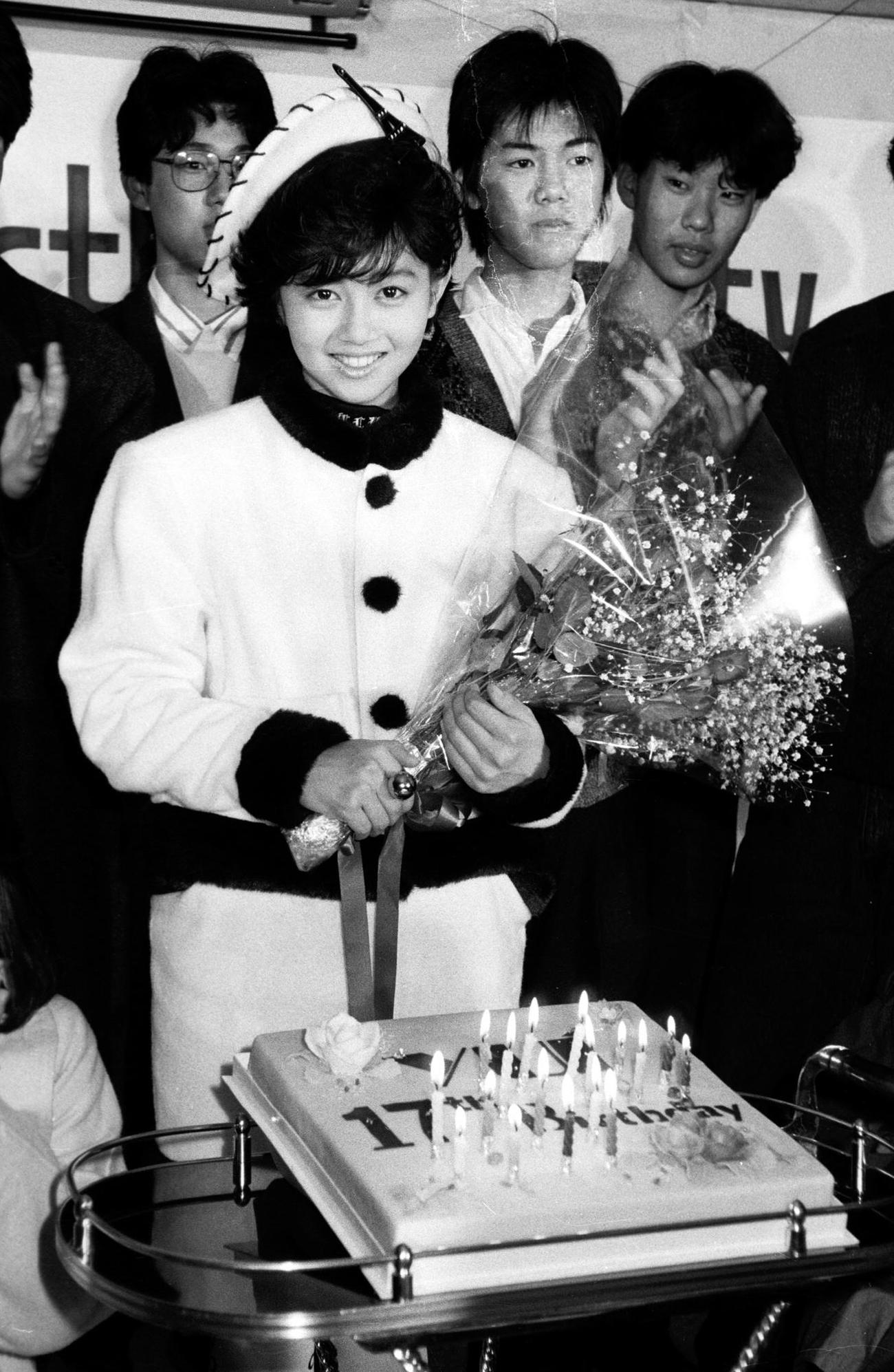 16歳の誕生日を迎えた浅香唯（1986年12月10日撮影）