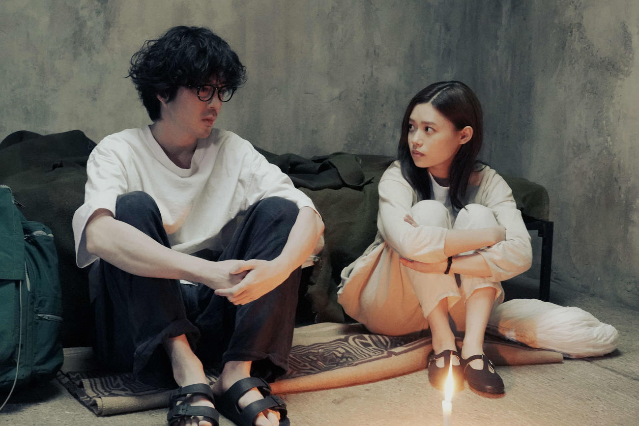 カンテレ・フジテレビ系「アンメット　ある脳外科医の日記」より若葉竜也、杉咲花（C）カンテレ