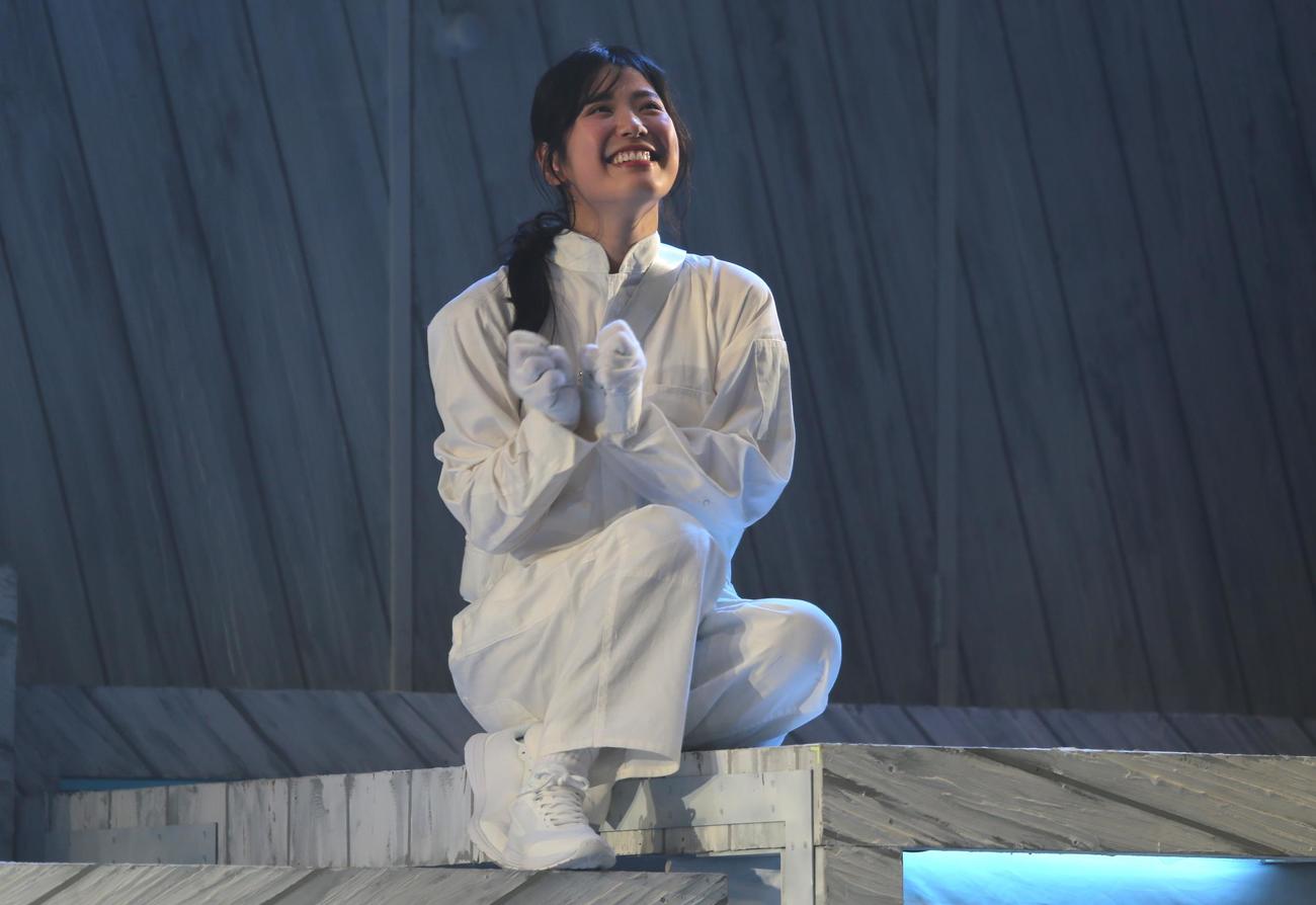 やっぱり笑顔が1番の元ファイターズガール滝谷（撮影・中島洋尚）