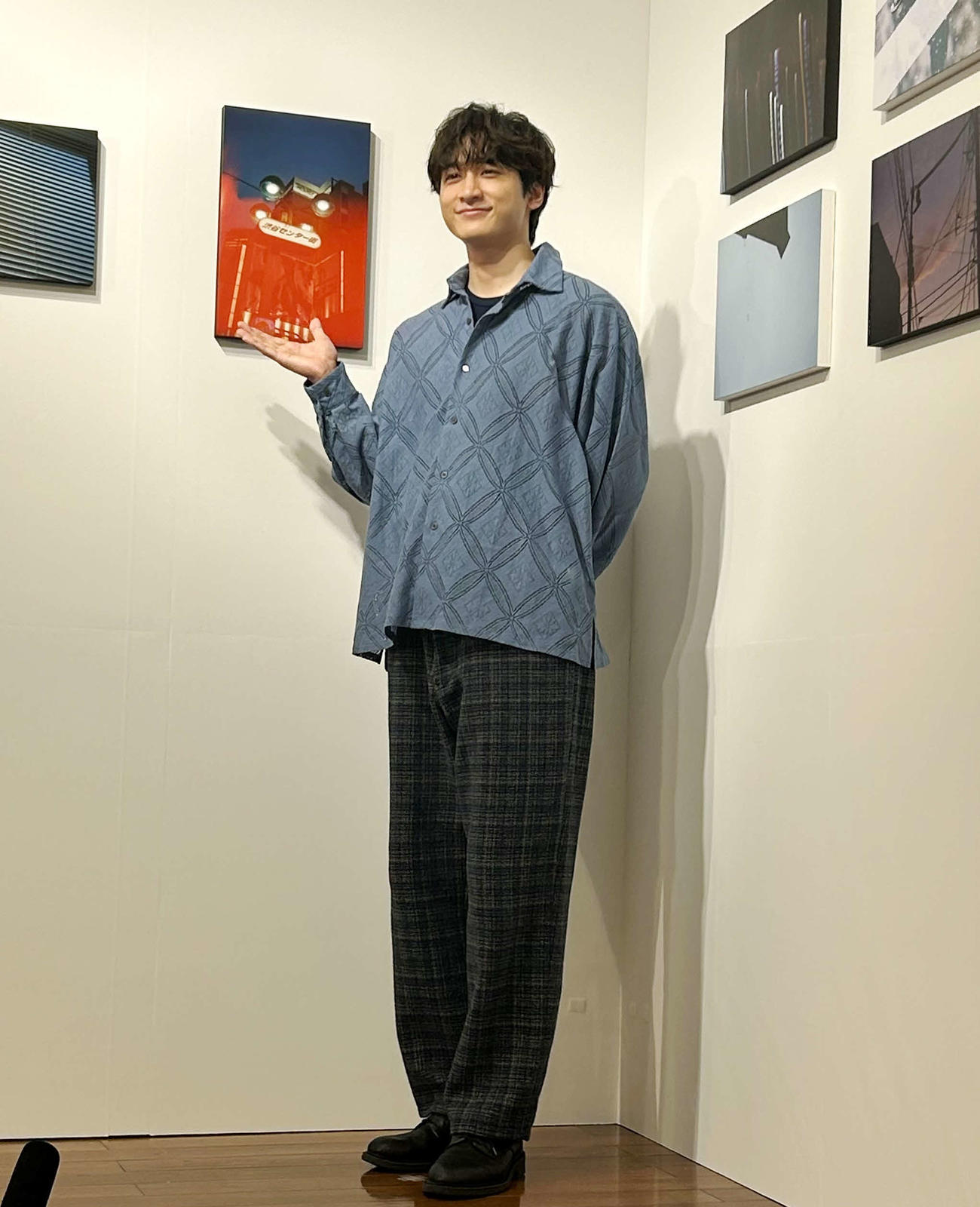 初の写真展「LIKES」取材会に出席した小関裕太