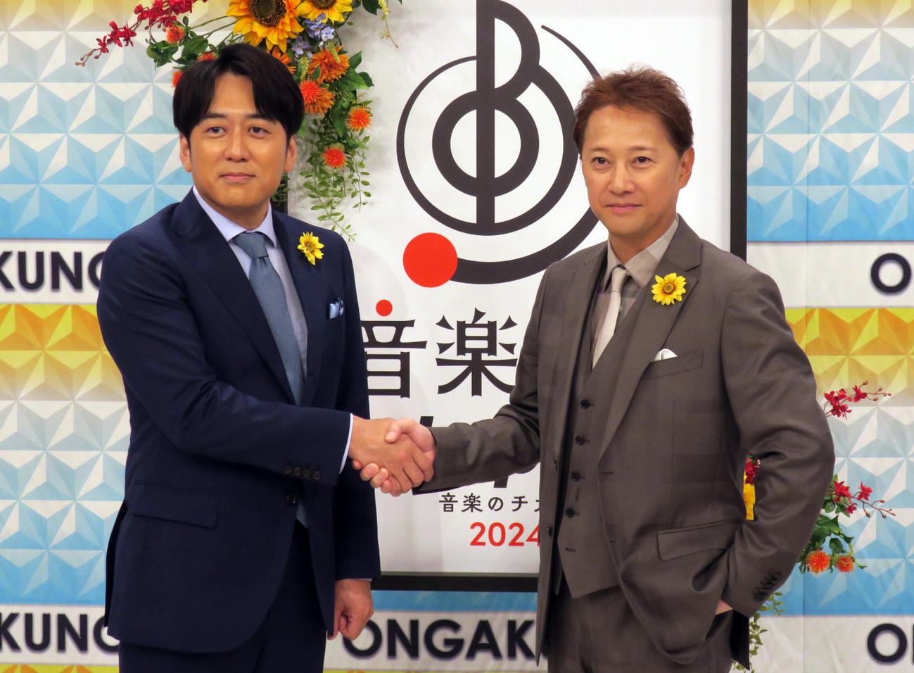 TBS系音楽特番「音楽の日2024」司会者発表会で。左から、安住紳一郎アナウンサー、中居正広