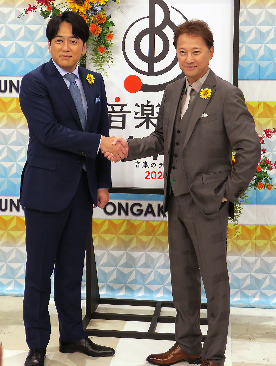 TBS系音楽特番「音楽の日2024」司会者発表会で。左から、安住紳一郎アナウンサー、中居正広