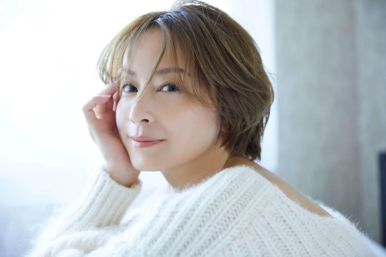 写真展にコメントを寄せた鈴木亜美