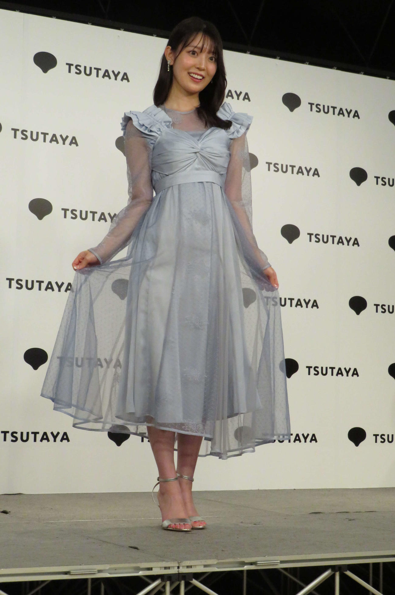 初写真集「青いバラ」の発売記念イベントを行った乃木坂46阪口珠美