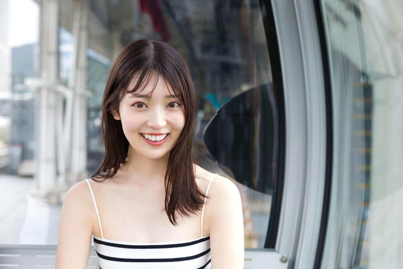 乃木坂46阪口珠美の初写真集「青いバラ」（撮影・Takeo Dec.）