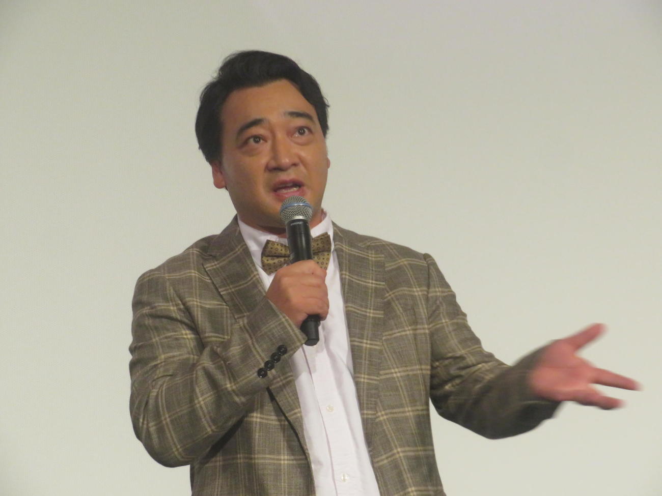 熱いトークを披露する斉藤慎二