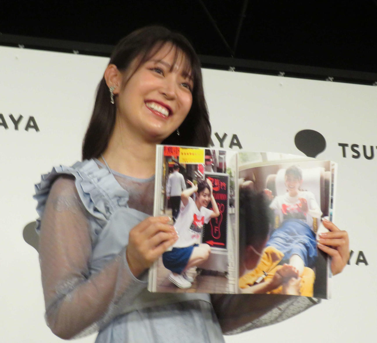 初写真集「青いバラ」の発売記念イベントを行った乃木坂46阪口珠美