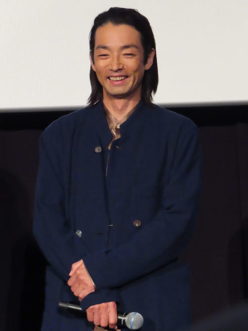 森山未來「無駄のない緊張感」と居合いのポーズ見せ大先輩俳優との親子役を振り返る