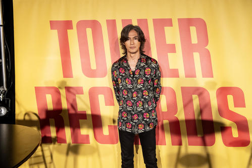 稲葉浩志とファンの距離数メートル！「ライブとも違うんでおもしろい」８年ぶりトークイベント