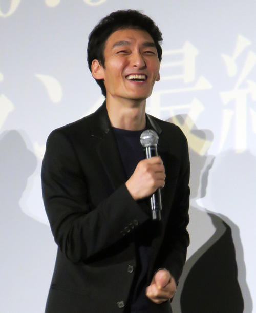 草なぎ剛「台本を最初に読んで涙あふれ」主演映画「ミッドナイトスワン」最終上映あいさつで感慨