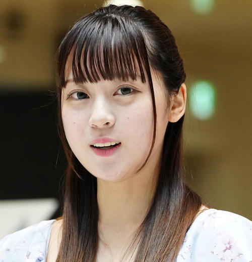 「あの頃の橋本環奈すぎ」話題アイドル中川心、美ボディーあらわなグラビア撮影中のショット公開