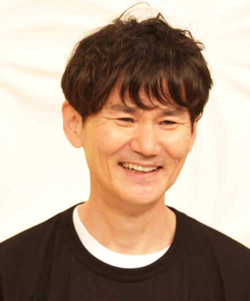 南原清隆「ヒルナンデス」ファミリー、滝菜月アナの子ども抱っこし「ナンチャンとお孫ちゃん!?」