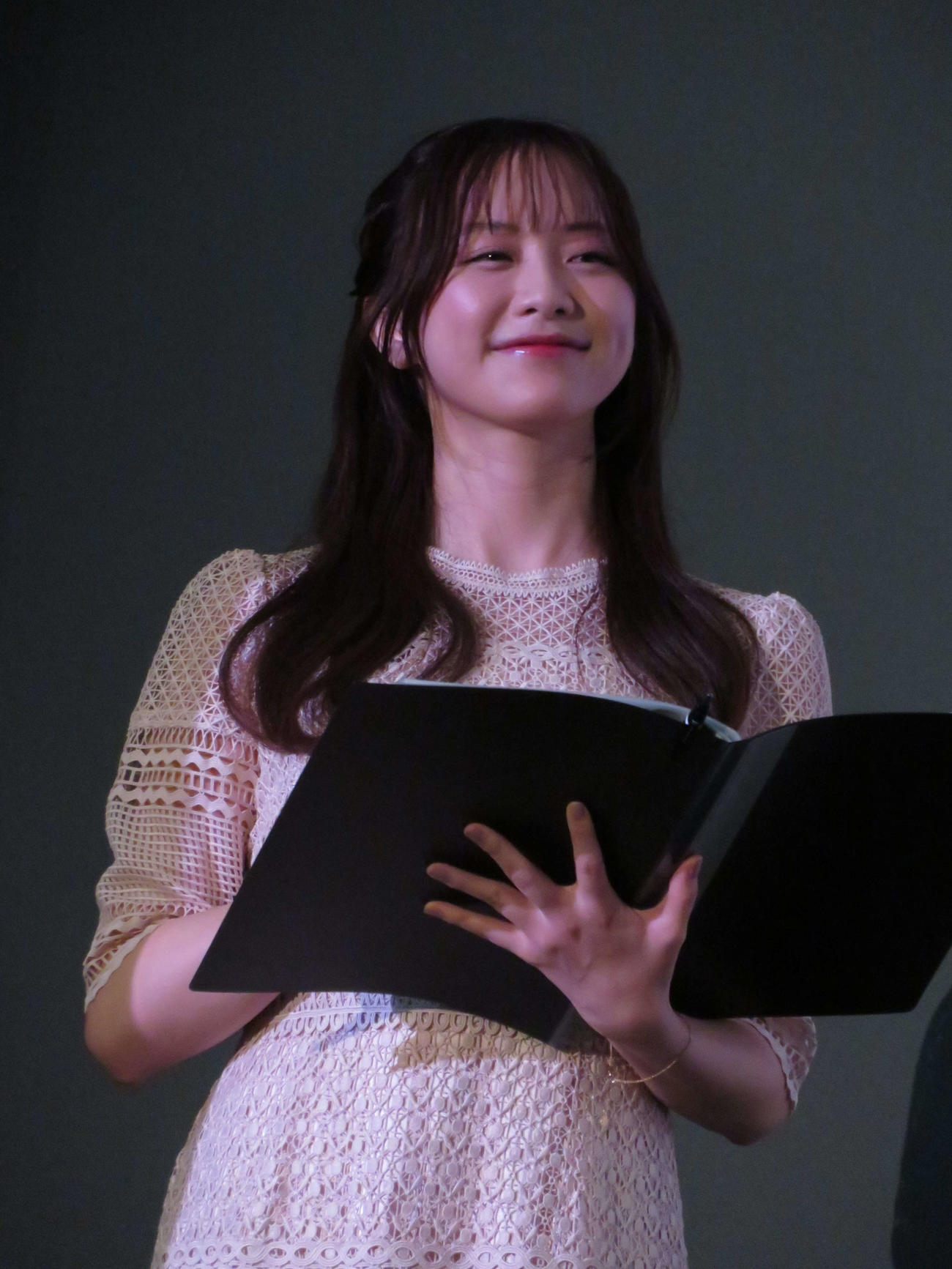 映画「こころのふた～雪ふるまちで～」公開記念イベントでMCを務めた森香澄