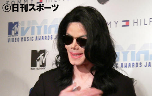 マイケル・ジャクソンさん、死亡時に５億ドル超の負債か　米誌報じる