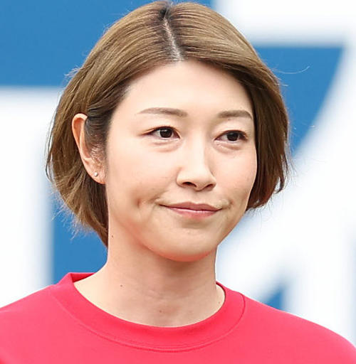 身長185cm狩野舞子さん「天井スレスレ」高身長ショットに「頭打たんように」「映えてます」