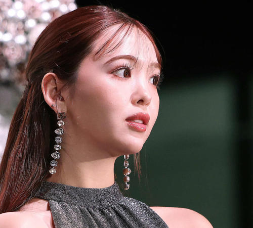 藤田ニコル「一緒にお出かけが一番楽しいよね」愛犬とのツーショットに「美女美犬」