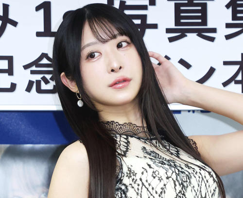 真島なおみ、芸能生活50周年の超大物俳優とのツーショット動画