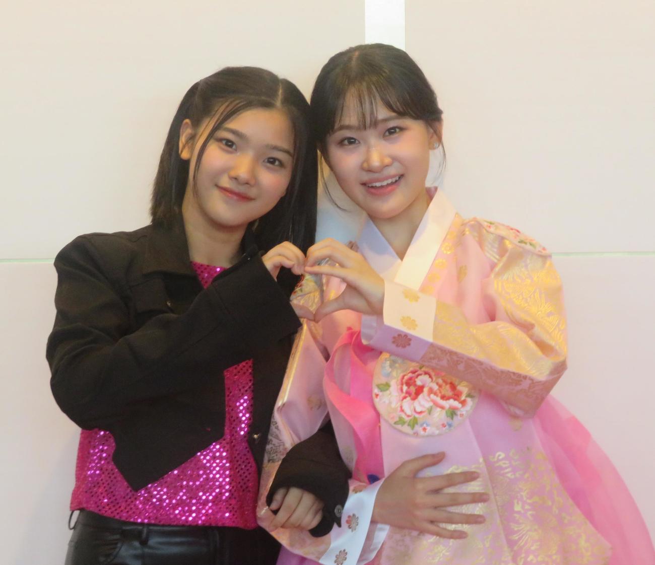 ユニット「Lucky Pang Pang」の住田愛子（左）とキム・ダヒョン