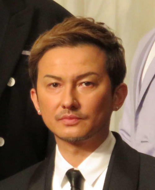 ISSA、沖縄アクターズスクール創業者のマキノ正幸さん思い「一言や二言では伝えられない」