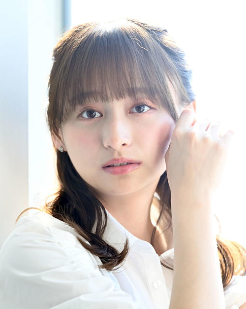 影山優佳、赤いワンピ姿で主演舞台「未来少年コナン」終えた心境つづる「誰かの心を灯す作品に」