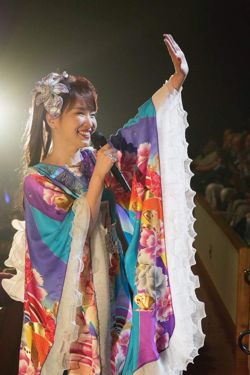 ライブを行った大沢桃子