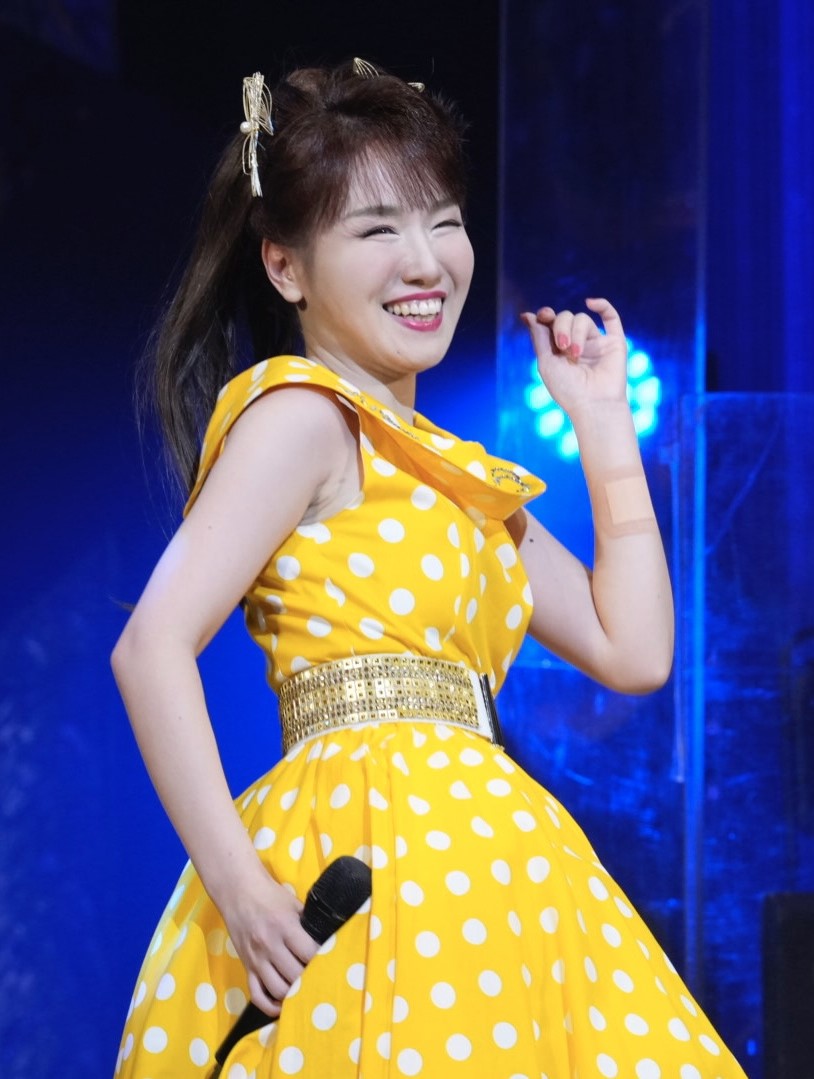 ライブを行った大沢桃子