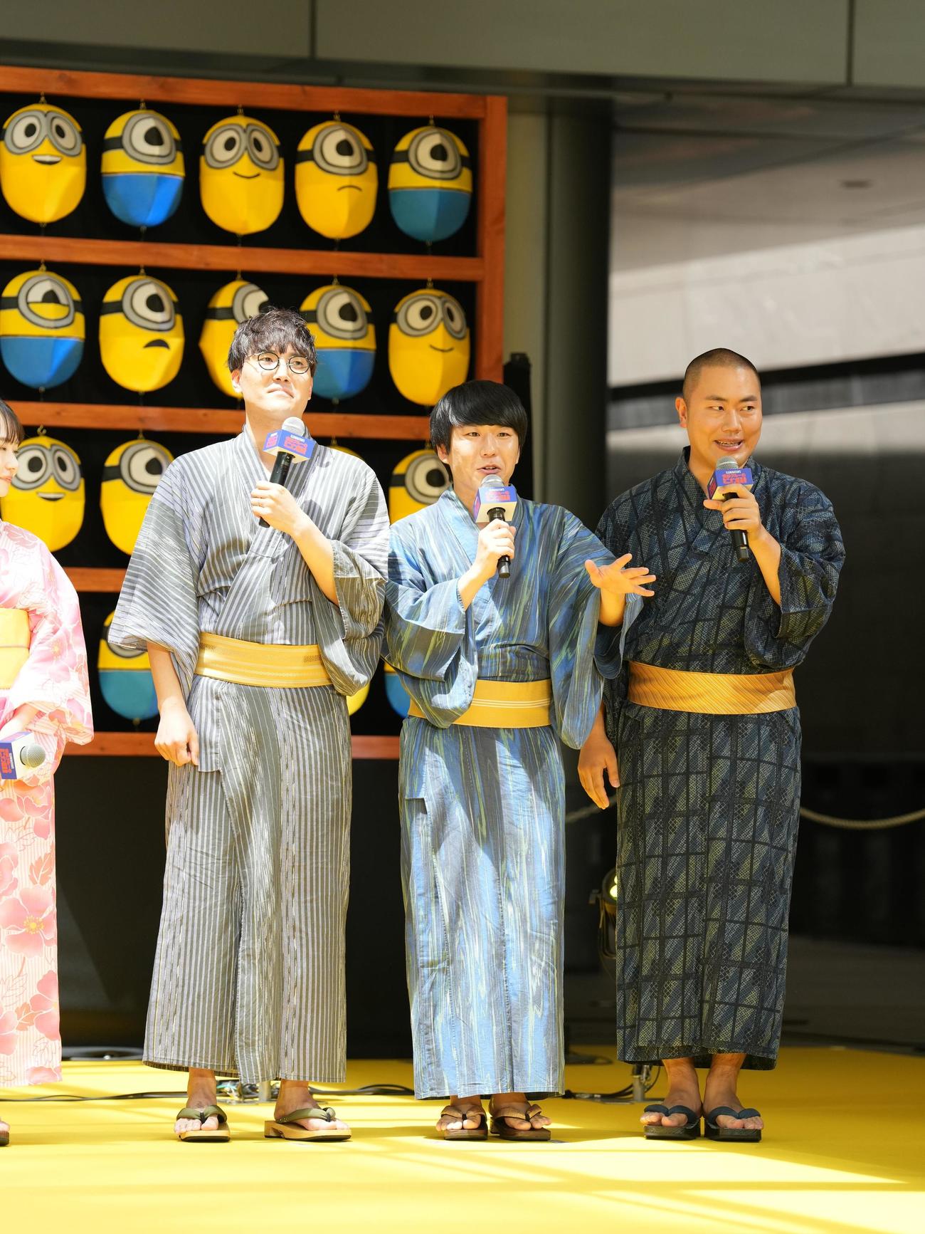 「怪盗グルーのミニオン超変身」超夏祭りイベントに臨むハナコの、左から菊田竜大、秋山寛貴、岡部大（撮影・小沢裕）