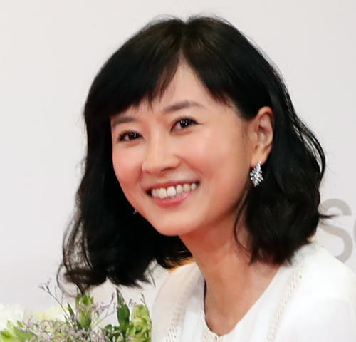 芸能生活25周年の46歳女優に小倉智昭＆福澤朗が祝福動画　初々しいエピソードも