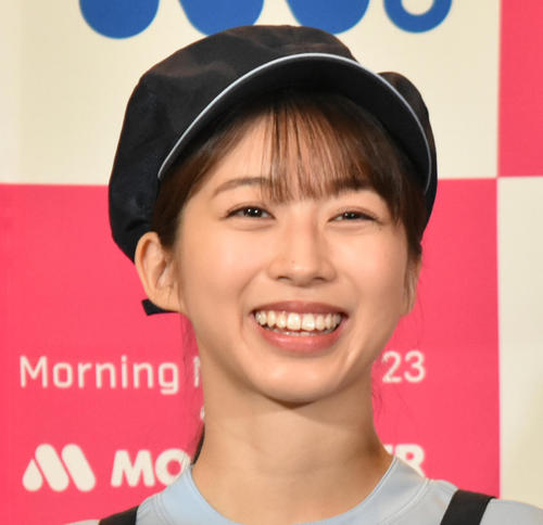 モー娘。牧野真莉愛、元「和牛」水田信二＆山本萩子の夫婦ショット公開「ペアルックでラブラブ」