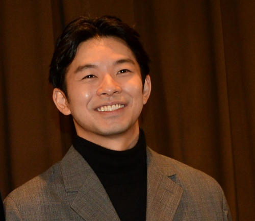 仲野太賀「トップおたく…はずかし」父中野英雄の溺愛ぶり…観客ひくほど号泣、勝手に感謝メール