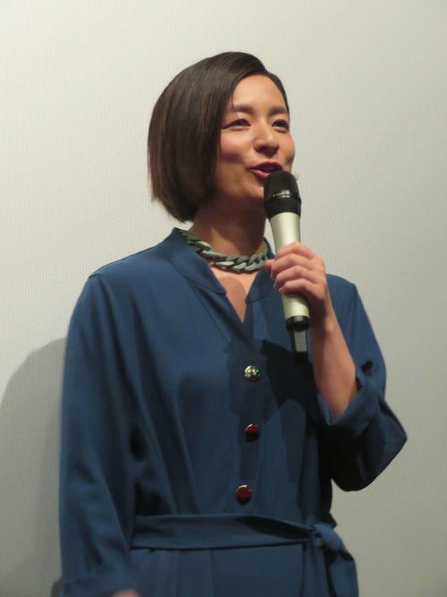 尾野真千子「川に投げ付けられ牛乳かけられた」20年来“兄妹”結城貴史初監督作で初共演の思い…