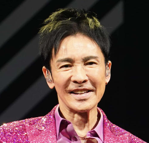 郷ひろみ＆ももクロ、FNS歌謡祭でのコラボが話題「可愛かった」「息も上がらない郷さん何者」