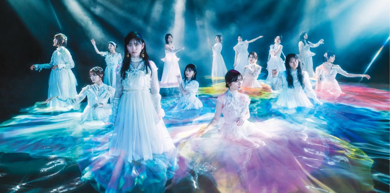 櫻坂46の新曲「自業自得」のアーティスト写真。センターは山下瞳月