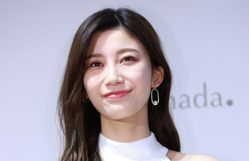 「リアル峰不二子」元グラドル25歳がデコルテ全開！チューブトップドレス姿公開in台湾