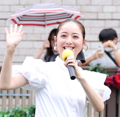 佐々木希「YouTubeはじめます」第１回配信は８日告知に１時間で２万3000いいね！