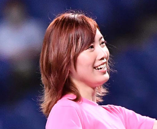 松井珠理奈、女子ソフトボール日本代表の試合を生観戦報告　友人、後藤希友選手とのツーショ公開