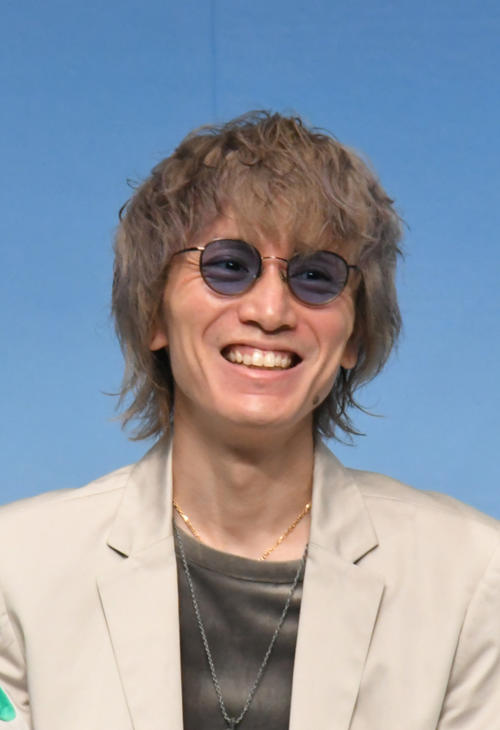 SUPER EIGHT安田章大が一時活動休止「元気になって戻ってくる」右手中指けが治療専念