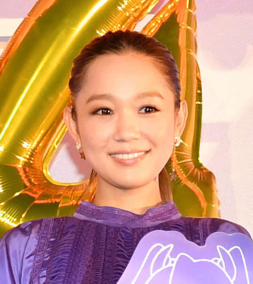 西野カナ、新曲「EYES ON YOU」に込めた思い明かし「はい、重いです。激重です」