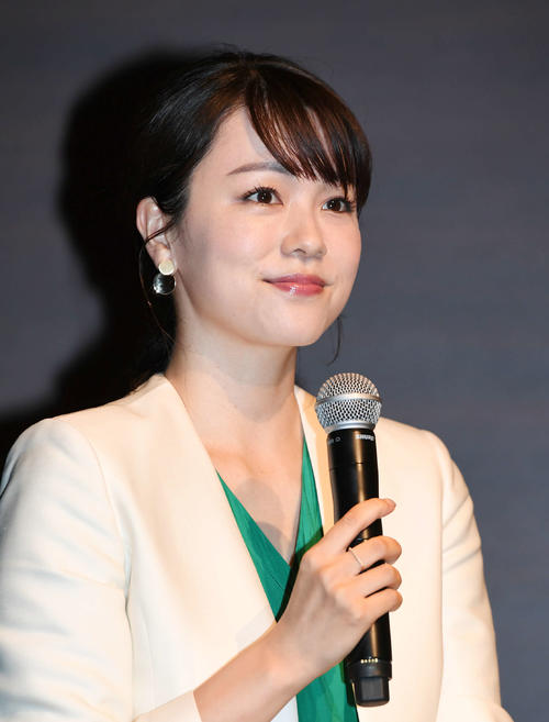 本田朋子、エステティシャンluと韓国料理ランチ満喫ショットに「朋ちゃん顔小さい」「すてき」