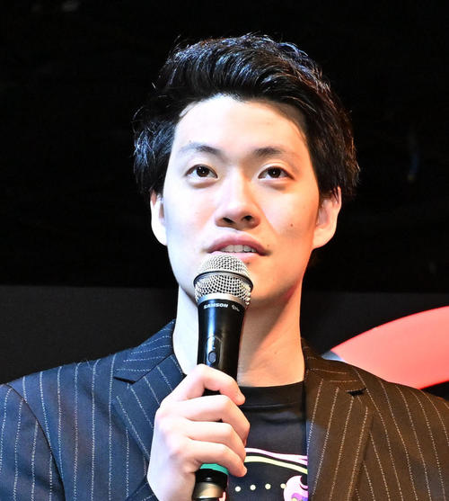 結婚式号泣の粗品、先輩芸人から的確ツッコミ「お前から噛みつかれて泣きたいやついっぱいおる」