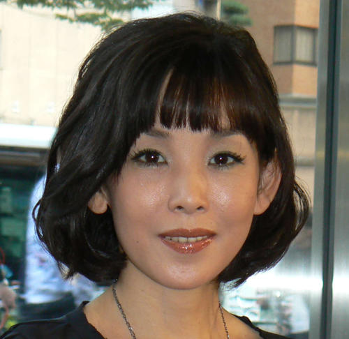 活動休止中のあのアイドル、介護の現場で勤務「現場はどこも職員不足」「本当に大変な現状」