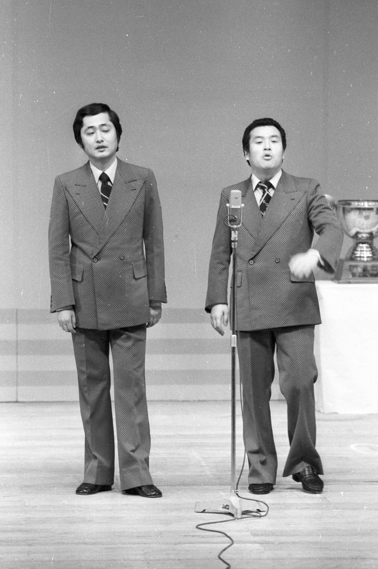1980年、NHK漫才コンテストに出演するお笑いコンビ「大瀬ゆめじ・うたじ」