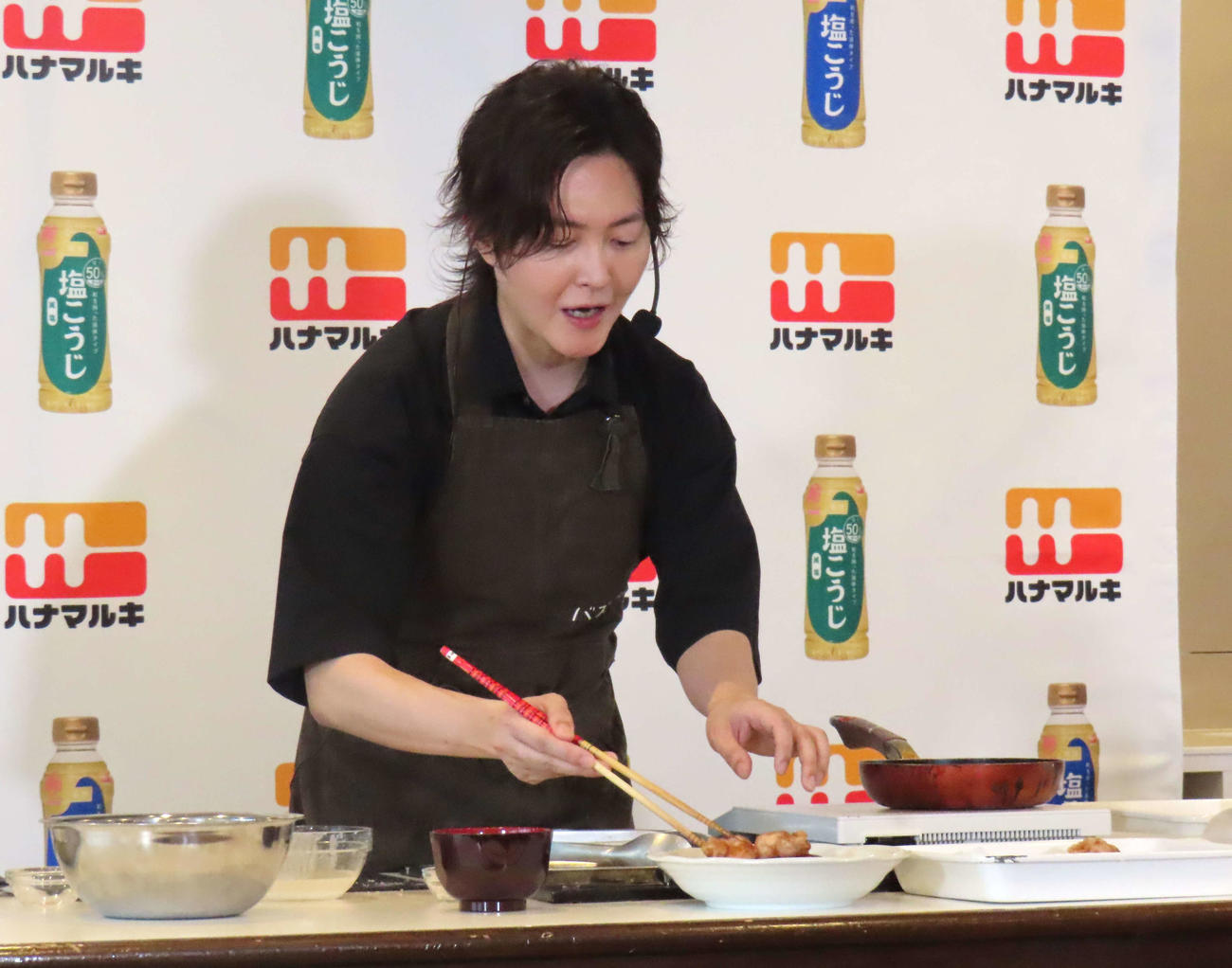 「液体塩こうじ」アンバサダー就任イベントに登壇したリュウジ氏