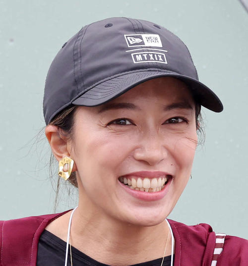里田まい、１カ月ぶりインスタ「私たち家族は元気です！」近況つづる　８歳長男は少年野球に没頭