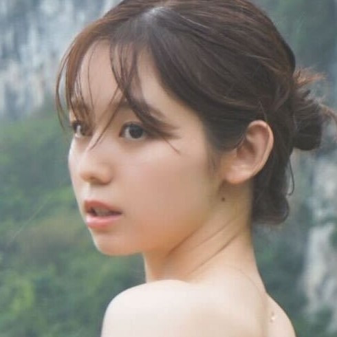 「たまらんすぎ」小池里奈、背中からヒップまで美ボディーライン際立つビキニショット