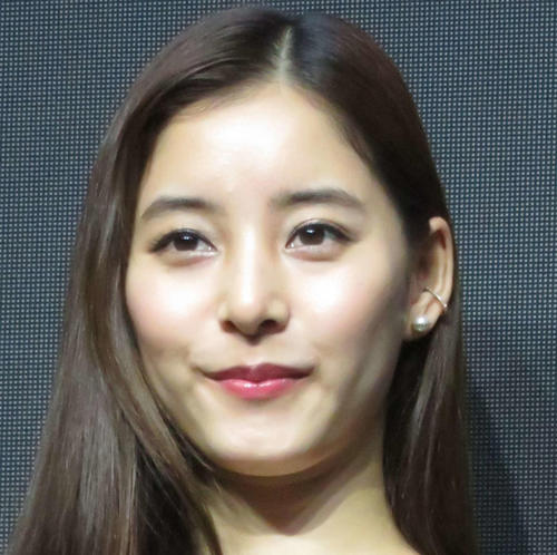 新木優子の「どアップ」ショットにファン歓喜「アップでもめちゃくちゃ美しい」「肌きれい」