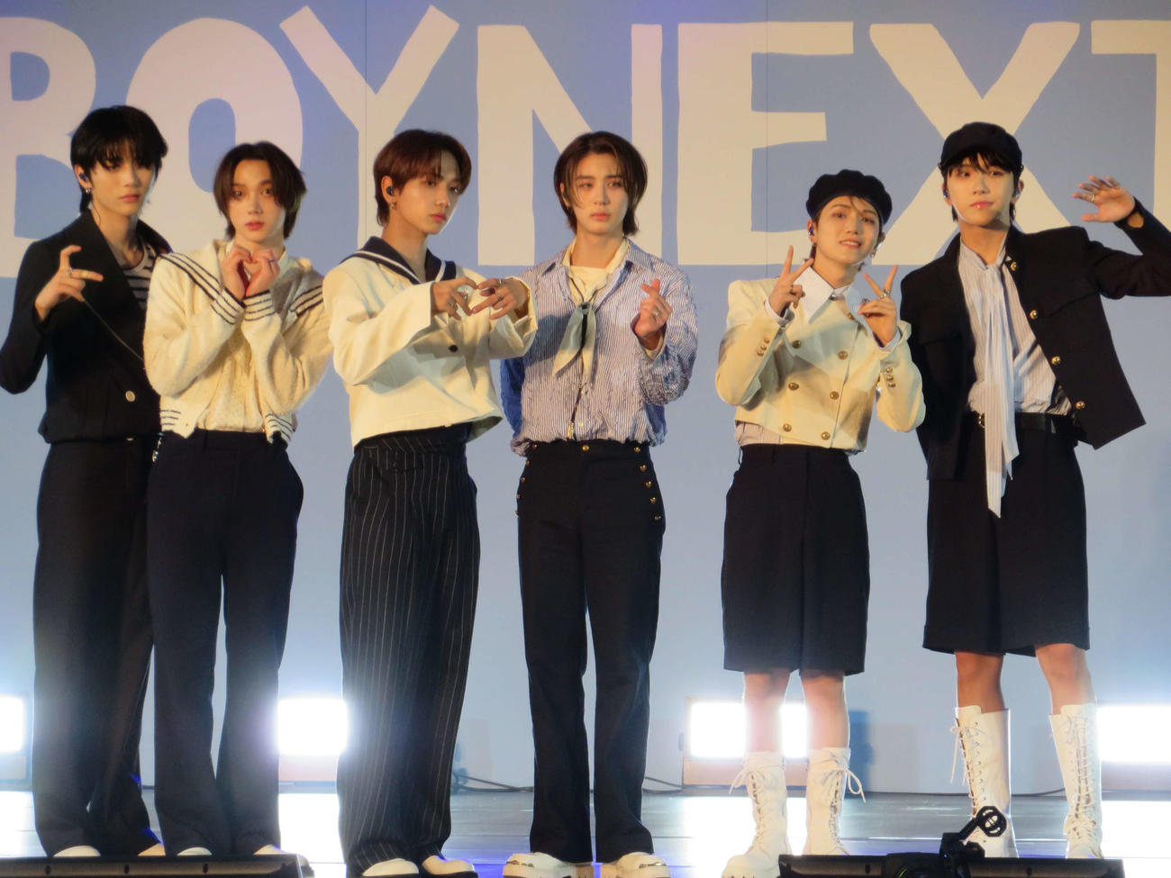 日本デビューの記念イベントを行ったBOYNEXTDOOR。左からTAESAN、SUNGHO、JAEHYUN、LEEHAN、RIWOO、WOONHAK