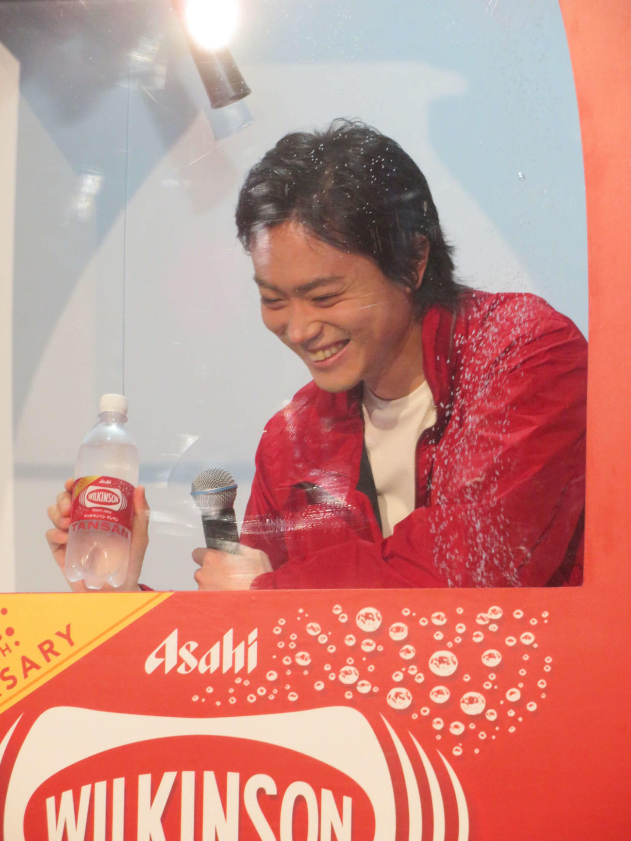 ウィルキンソンのイベントで瞬間冷却体験を行った菅田将暉