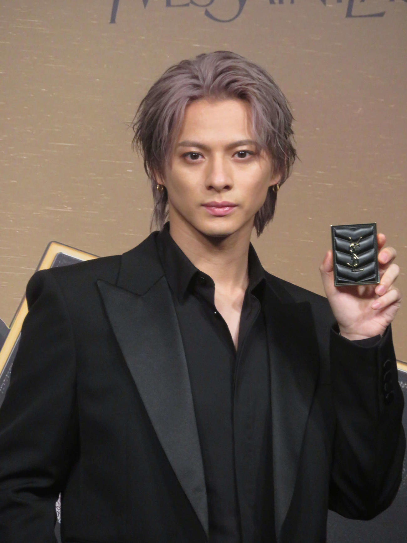 ポップアップイベント「YSLラブシャインファクトリー」発表会に出席した平野紫耀