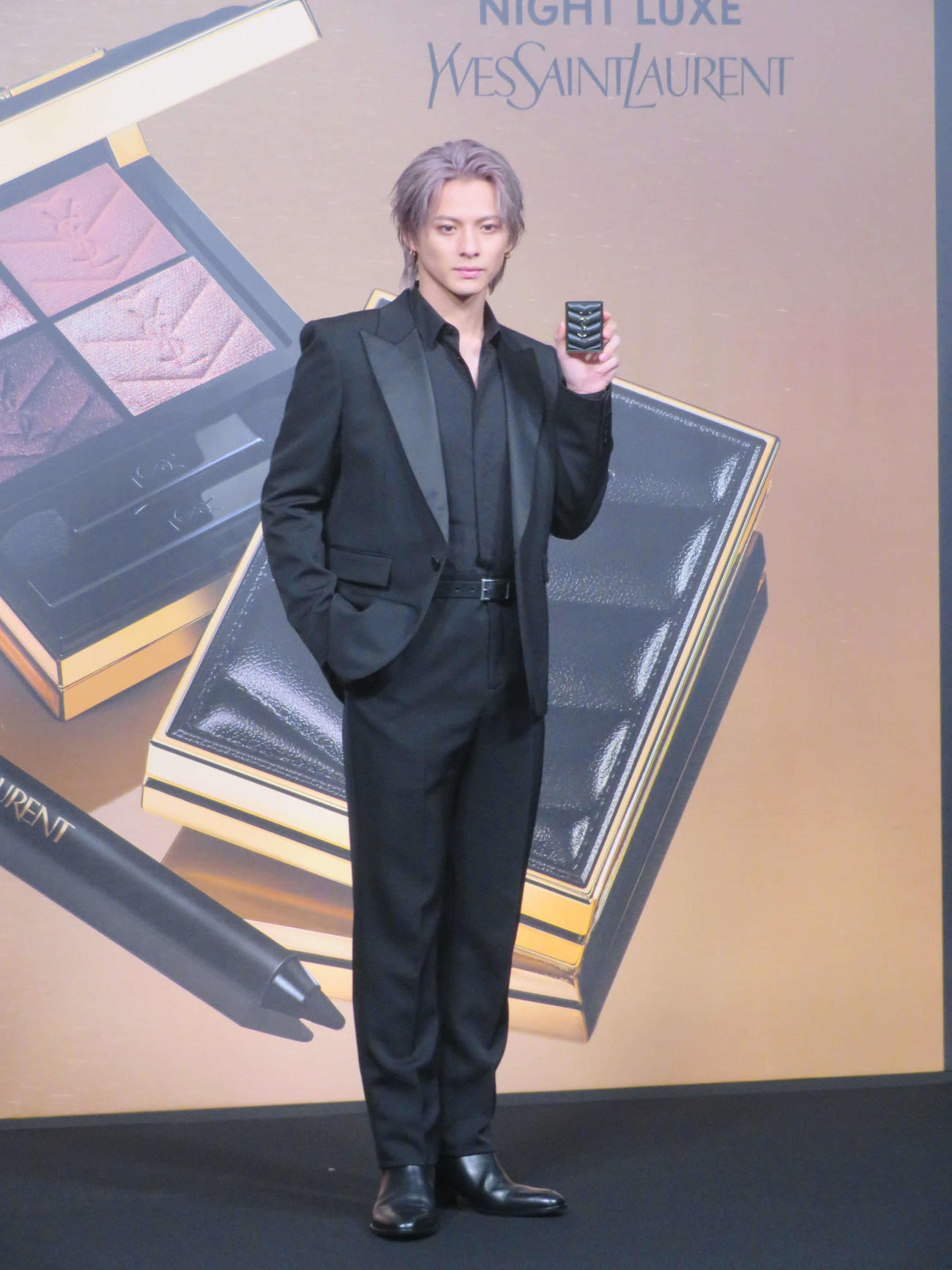 ポップアップイベント「YSLラブシャインファクトリー」発表会に出席した平野紫耀